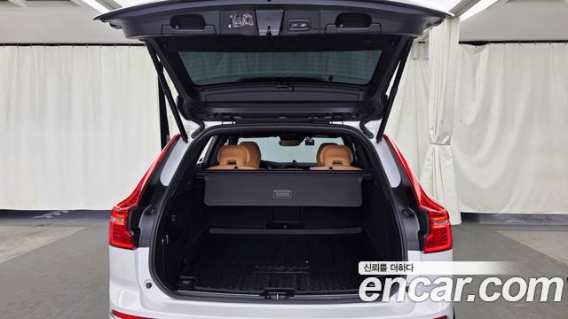 Volvo XC60 2020 — photo 26
