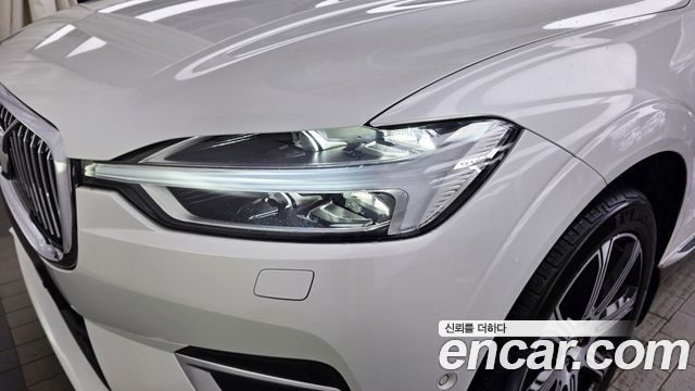 Volvo XC60 2020 — photo 8