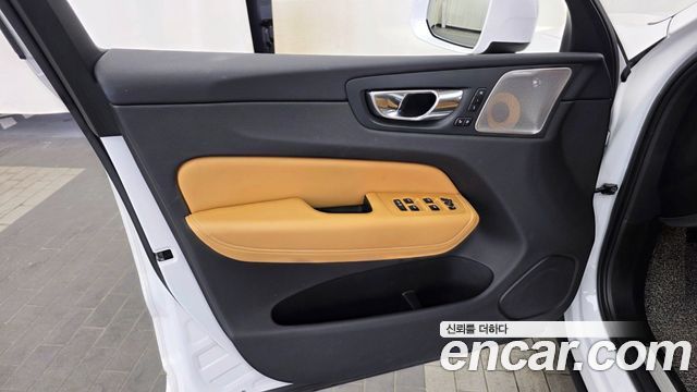 Volvo XC60 2020 — photo 14