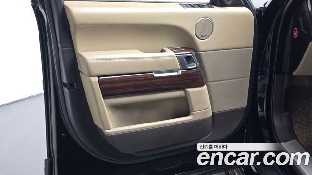 Land Rover Range Rover 2017 — photo 14
