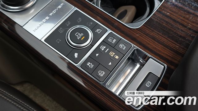 Land Rover Range Rover 2017 — photo 27