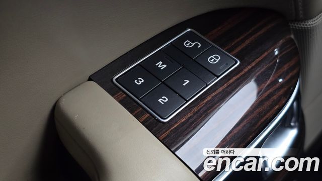 Land Rover Range Rover 2017 — photo 35