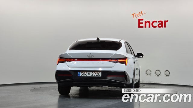 Hyundai AVANTE 2025 — photo 4