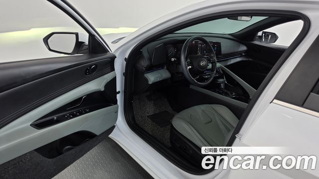 Hyundai AVANTE 2025 — photo 13
