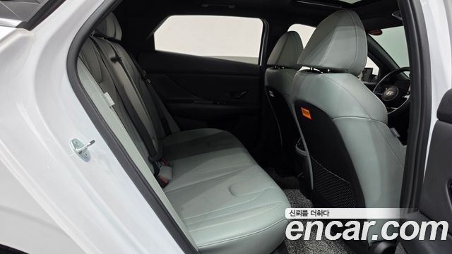Hyundai AVANTE 2025 — photo 17