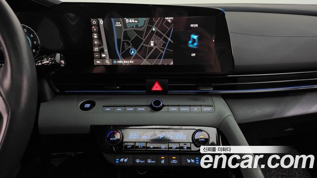 Hyundai AVANTE 2025 — photo 18