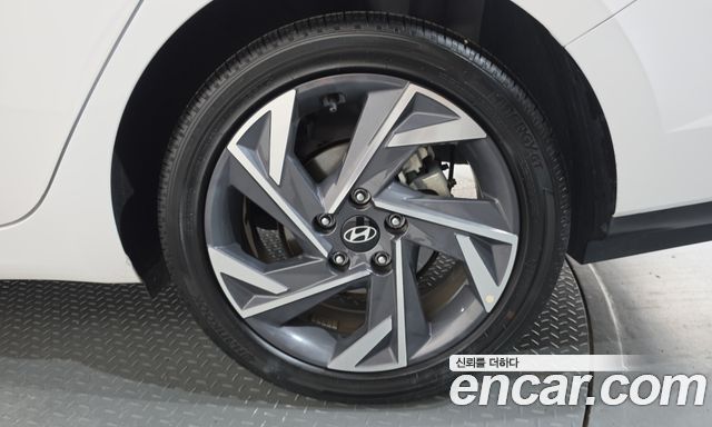 Hyundai AVANTE 2025 — photo 7