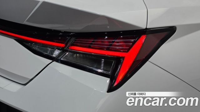 Hyundai AVANTE 2025 — photo 9