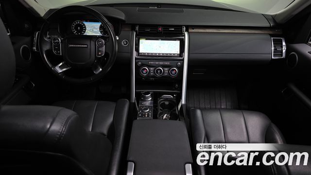 Land Rover Discovery 2018 — photo 10