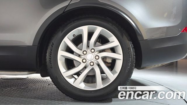Land Rover Discovery 2018 — photo 7