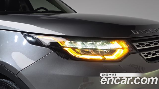 Land Rover Discovery 2018 — photo 8