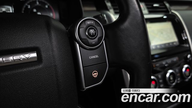 Land Rover Discovery 2018 — photo 27