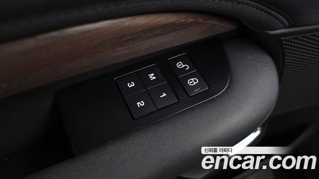 Land Rover Discovery 2018 — photo 37