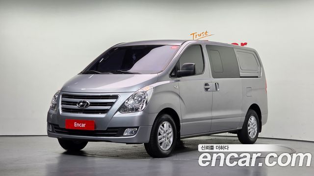 Hyundai Starex 2018 — photo 1