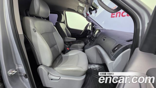 Hyundai Starex 2018 — photo 13