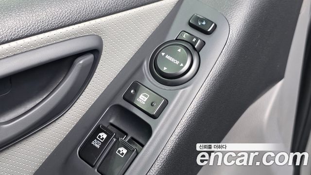 Hyundai Starex 2018 — photo 18
