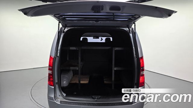 Hyundai Starex 2018 — photo 29