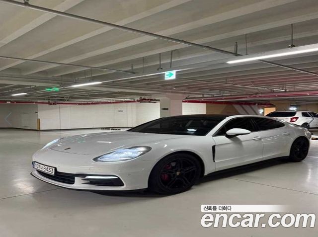 Porsche Panamera 2018 — photo 2
