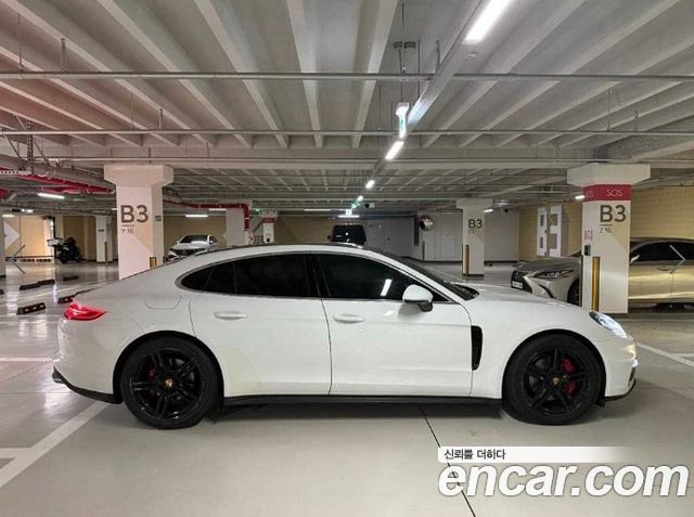 Porsche Panamera 2018 — photo 3