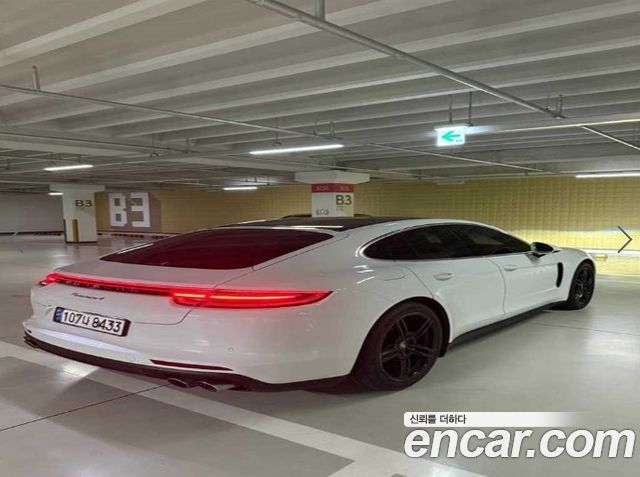 Porsche Panamera 2018 — photo 6