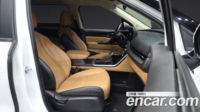 Kia Canival 2023 — photo 17