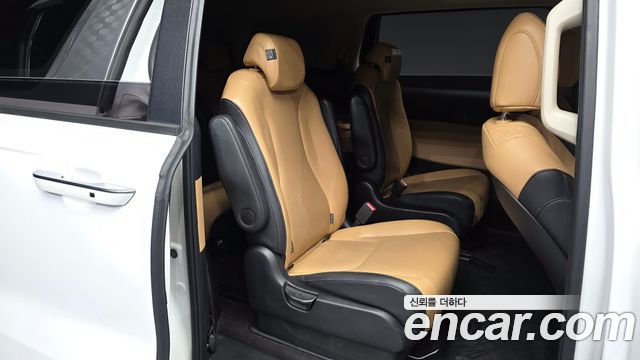 Kia Canival 2023 — photo 18