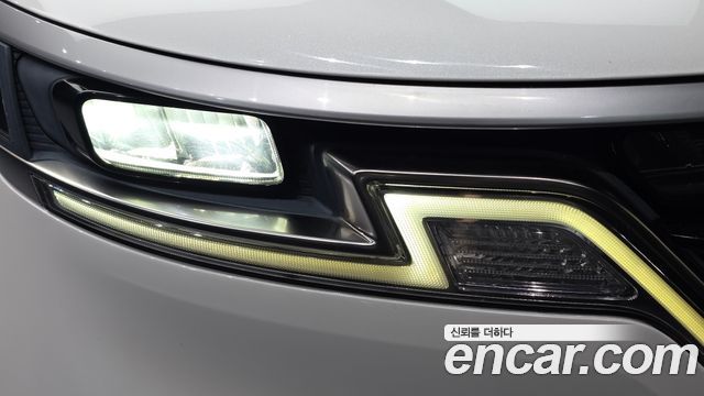 Kia Canival 2023 — photo 8