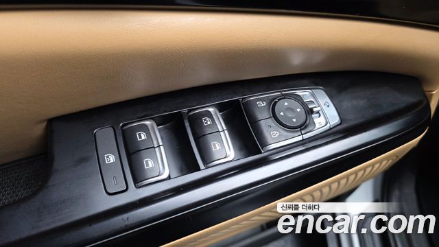 Kia Canival 2023 — photo 30