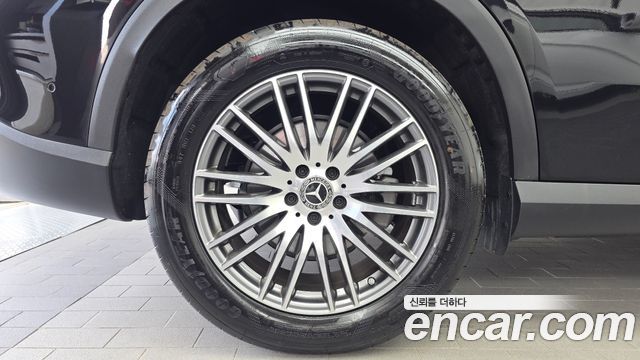 Mercedes-Benz GLC-Class 2026 — photo 5
