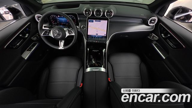 Mercedes-Benz GLC-Class 2026 — photo 10