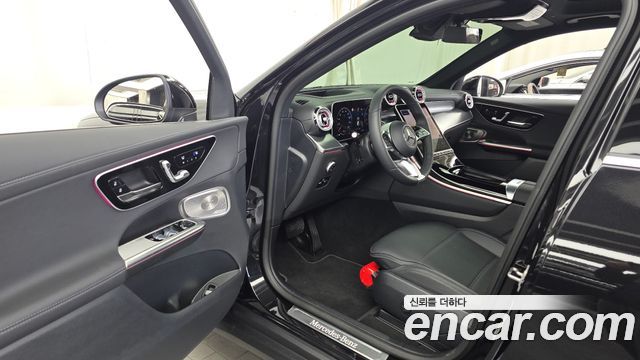 Mercedes-Benz GLC-Class 2026 — photo 13