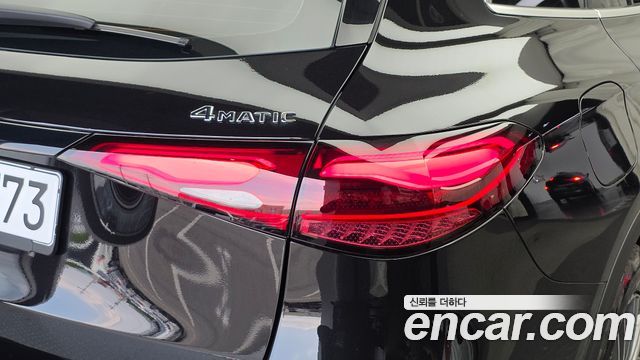 Mercedes-Benz GLC-Class 2026 — photo 9