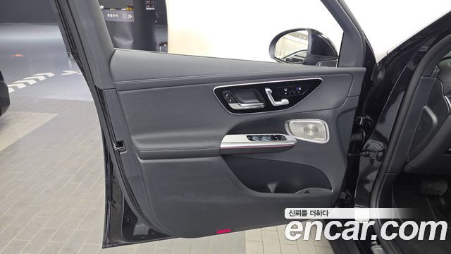 Mercedes-Benz GLC-Class 2026 — photo 14