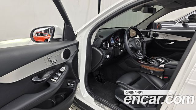 Mercedes-Benz GLC-Class 2019 — photo 13