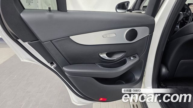 Mercedes-Benz GLC-Class 2019 — photo 15