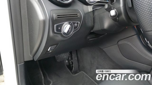 Mercedes-Benz GLC-Class 2019 — photo 28