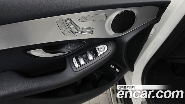 Mercedes-Benz GLC-Class 2019 — photo 30