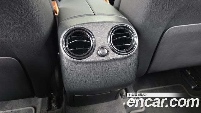 Mercedes-Benz GLC-Class 2019 — photo 32