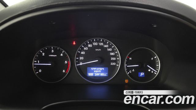 Hyundai Starex 2019 — photo 8