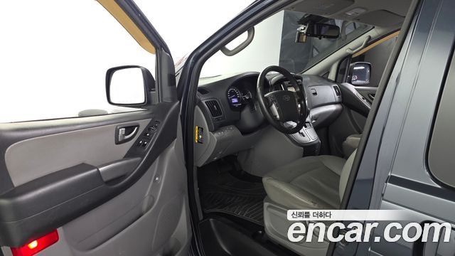 Hyundai Starex 2019 — photo 10