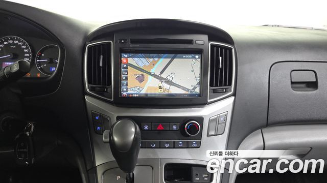 Hyundai Starex 2019 — photo 14
