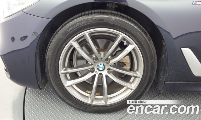 BMW 5-Series 2018 — photo 5