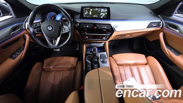 BMW 5-Series 2018 — photo 10