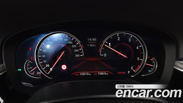 BMW 5-Series 2018 — photo 11