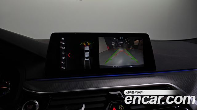 BMW 5-Series 2018 — photo 21