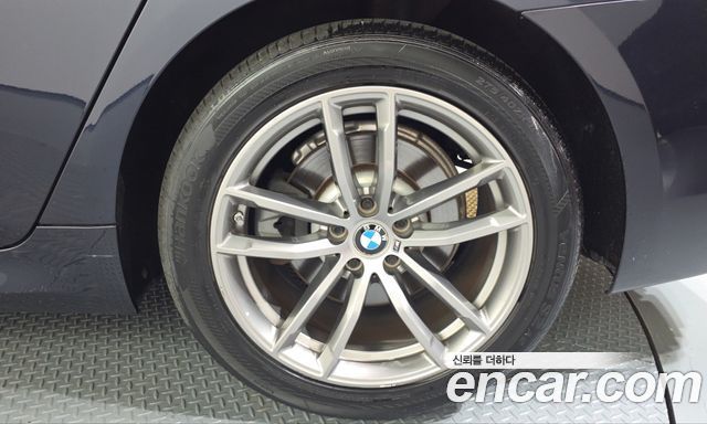 BMW 5-Series 2018 — photo 7
