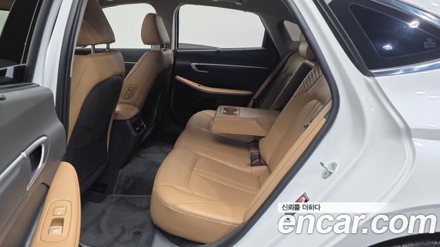 Hyundai Sonata 2022 — photo 18