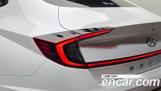 Hyundai Sonata 2022 — photo 9