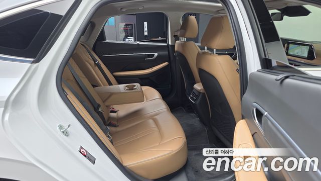 Hyundai Sonata 2022 — photo 16
