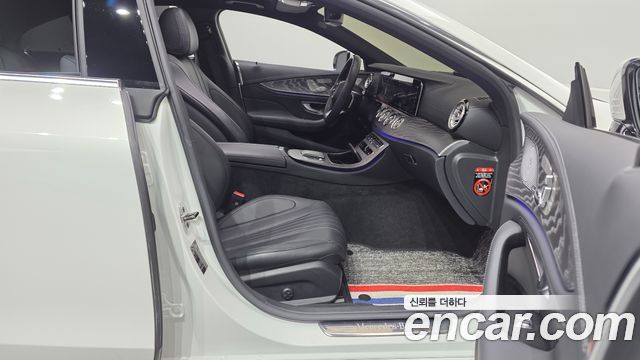 Mercedes-Benz CLS-Class 2023 — photo 16